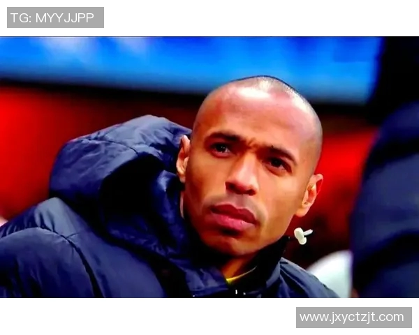 警察足球明星的真实身份揭晓他在绿茵场上的传奇故事 警察足球明星的真实身份揭晓他在绿茵场上的传奇故事